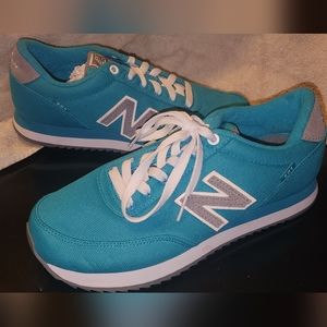 New Women's 501 New Balance Size 8 Sneakers Turquoise Color